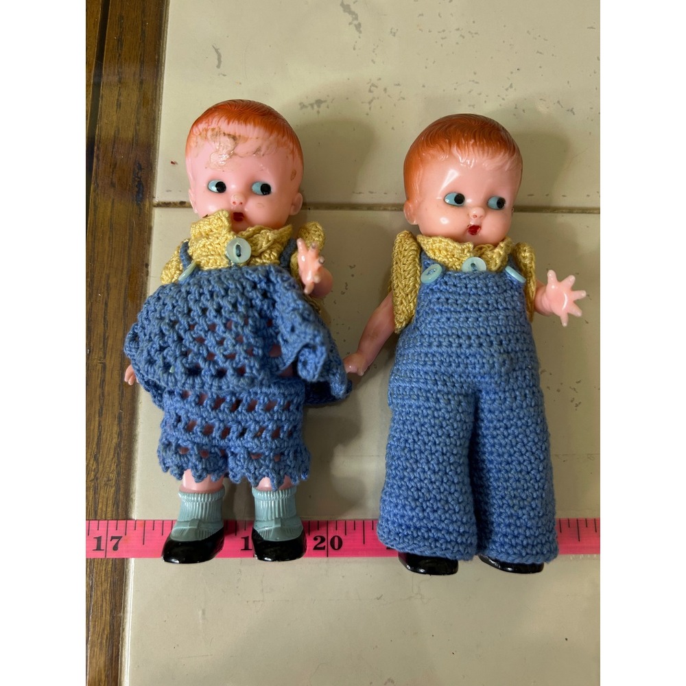 Vintage Knickerbocker Plastic‎ Co Glendale CA Dolls Set of 2 Crochet Outfits 6in